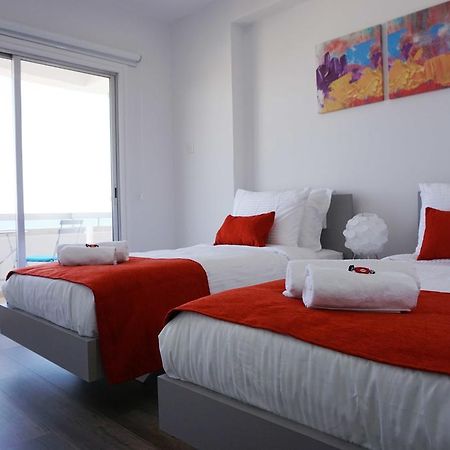 Lazuli Sea View Beachfront Ap 43 Larnaca Exteriör bild