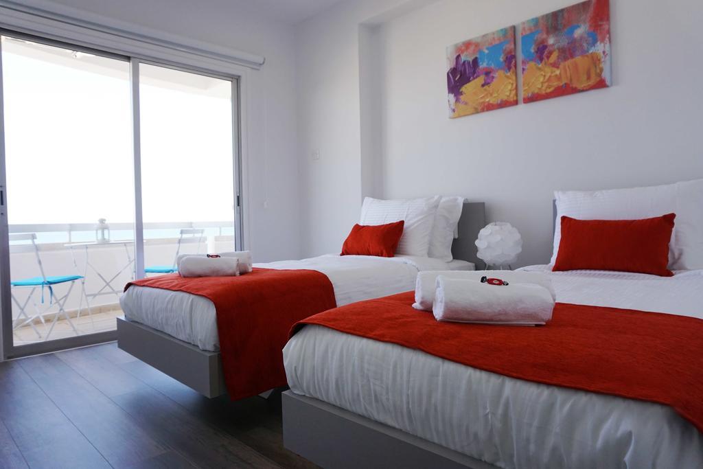 Lazuli Sea View Beachfront Ap 43 Larnaca Exteriör bild