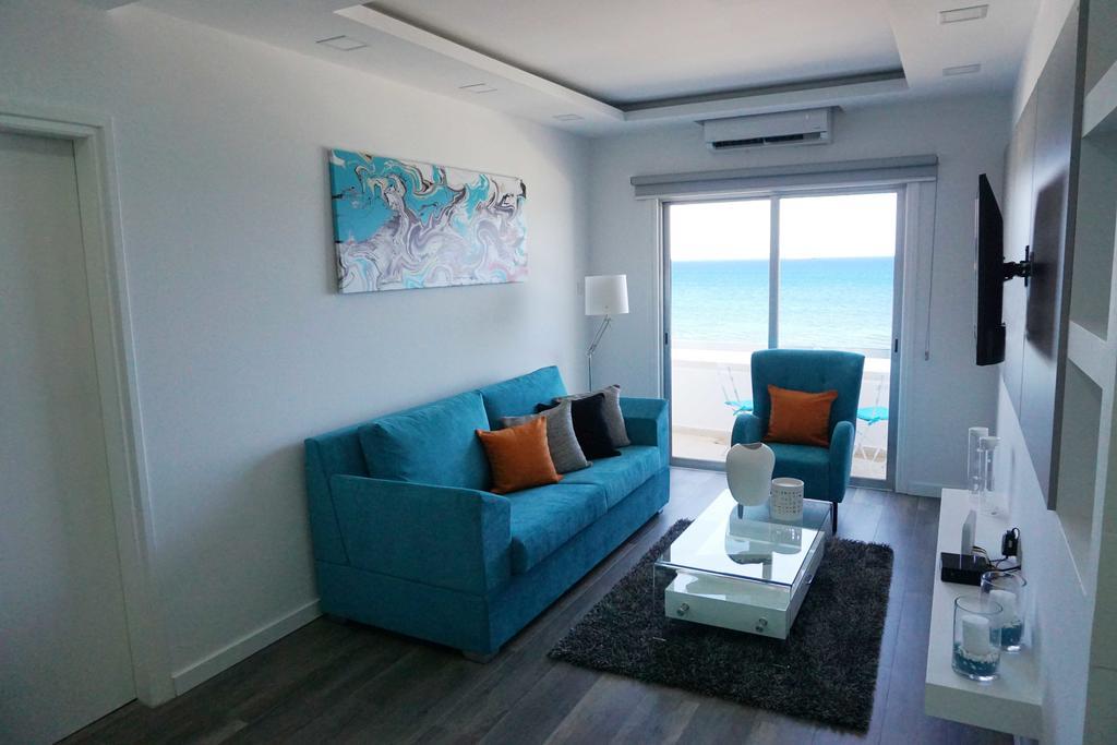 Lazuli Sea View Beachfront Ap 43 Larnaca Exteriör bild