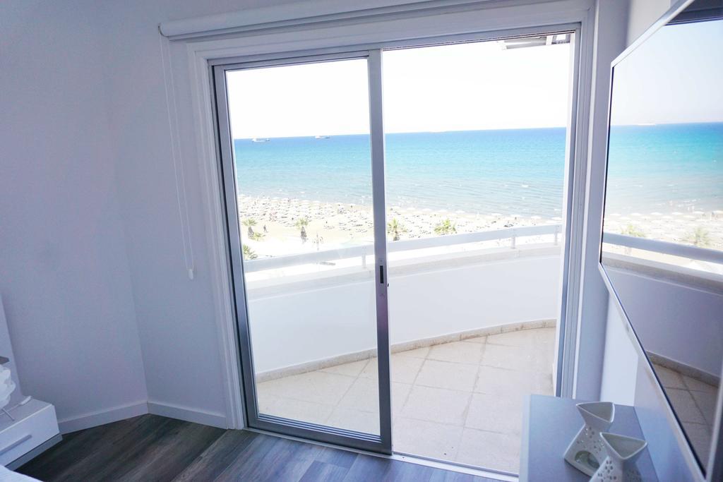 Lazuli Sea View Beachfront Ap 43 Larnaca Exteriör bild