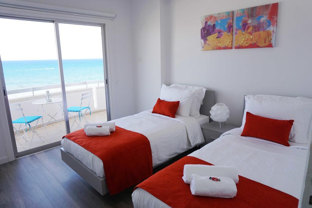 Lazuli Sea View Beachfront Ap 43 Larnaca Exteriör bild